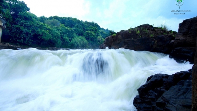 Perunthenaruvi Falls